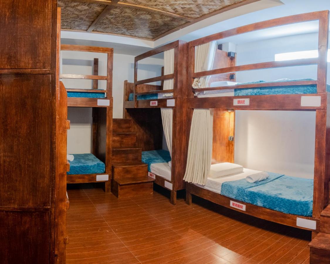 Public House Hostel 막탄 외부 사진