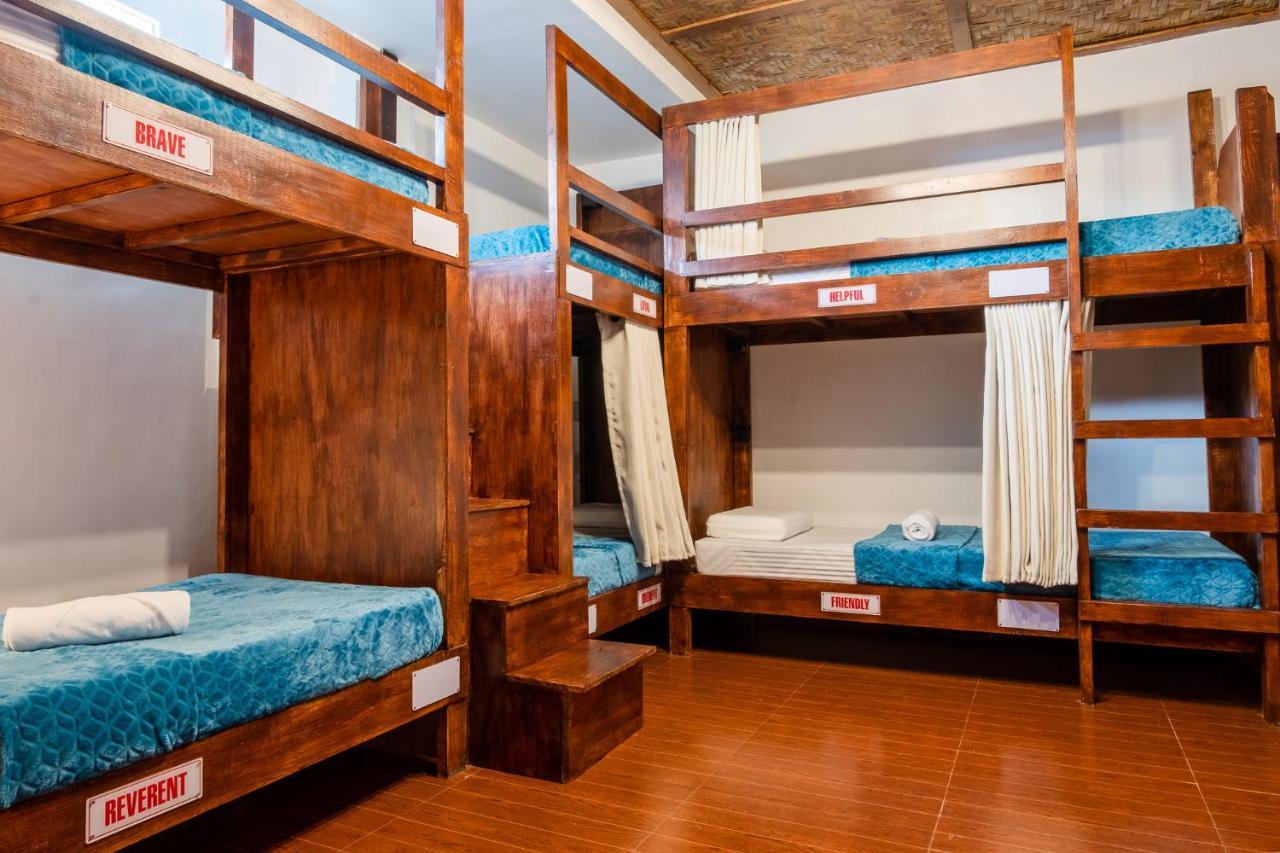 Public House Hostel 막탄 외부 사진