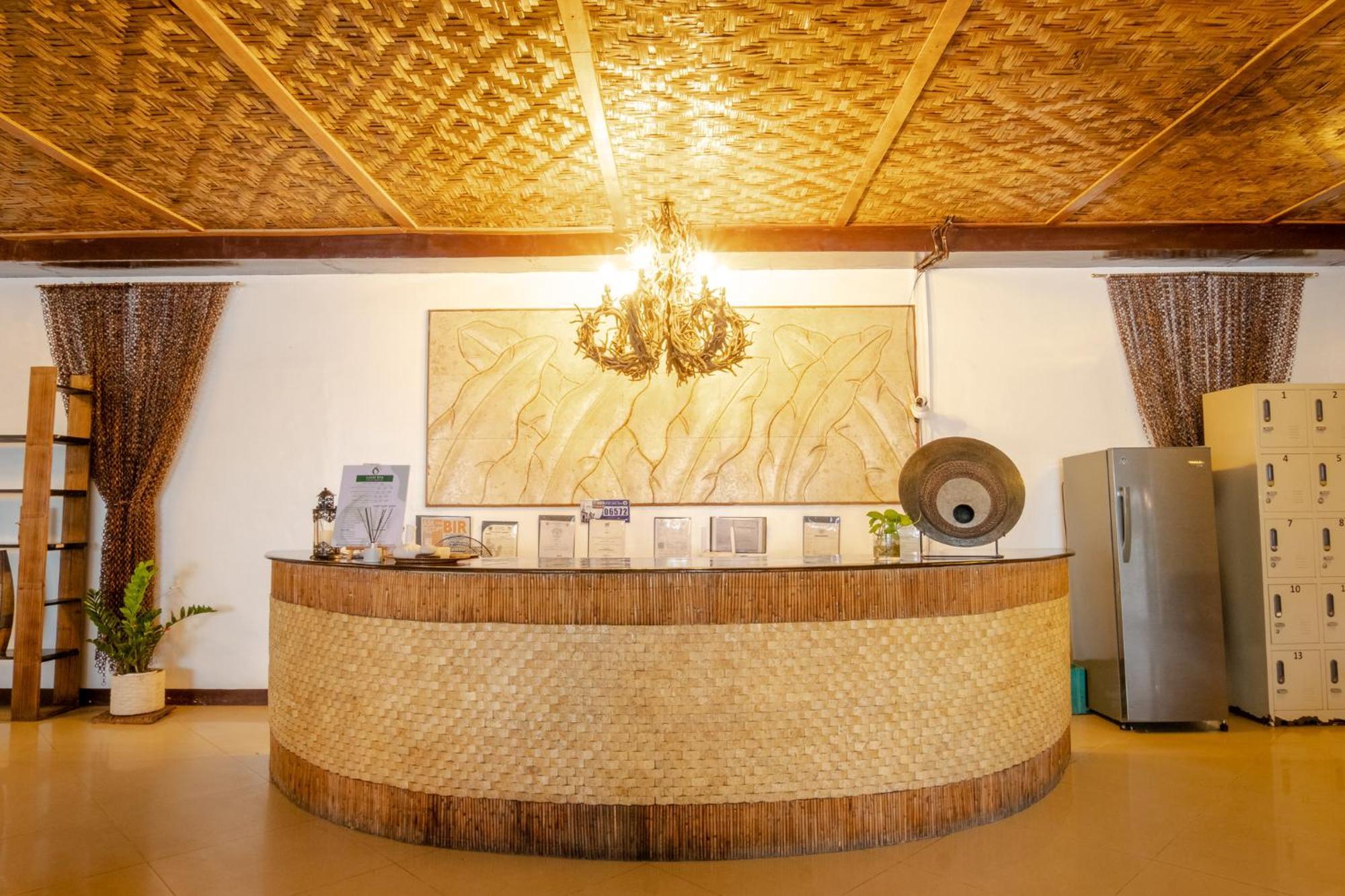 Public House Hostel 막탄 외부 사진